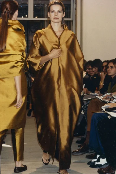 Look 16